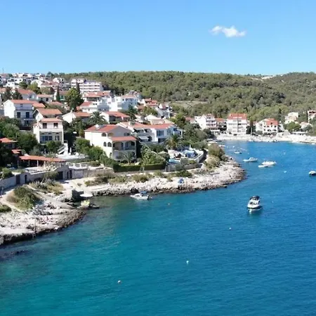 Divine Seaview Апартаменты