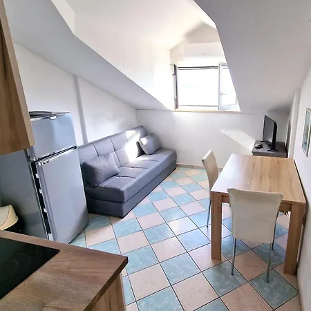 Divine Seaview * トロギール