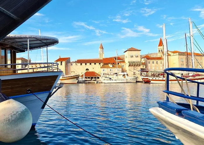 شقة Divine Seaview تروغير